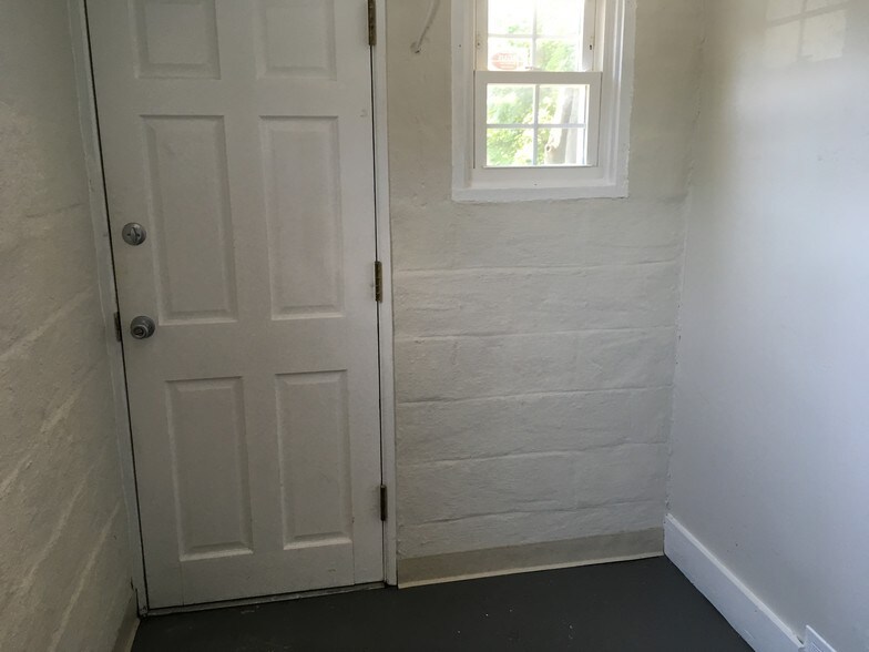 More Photos Of 324 Main St, Reisterstown Storefront Retail Office For Lease