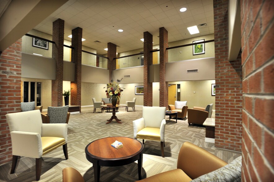 More Photos Of 7702 E Parham Rd, Richmond Medical For Lease