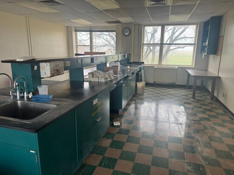 More Photos Of 6810 SE Dwight St, Topeka Industrial For Sale