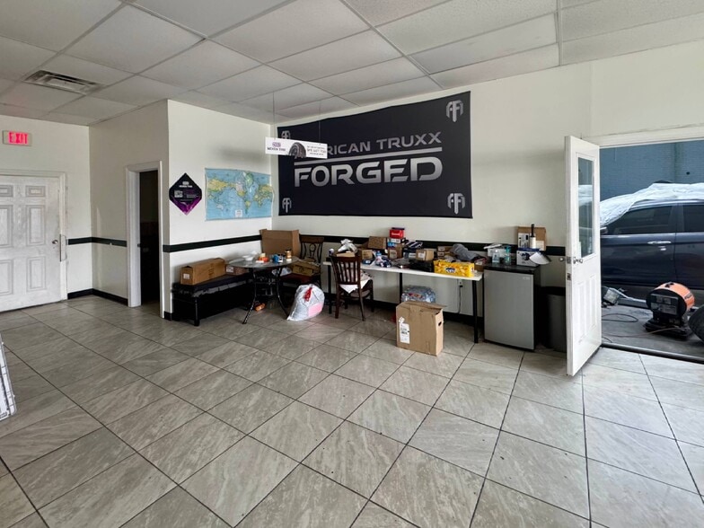 More Photos Of 6404 Industrial Dr, Sachse Warehouse For Sale