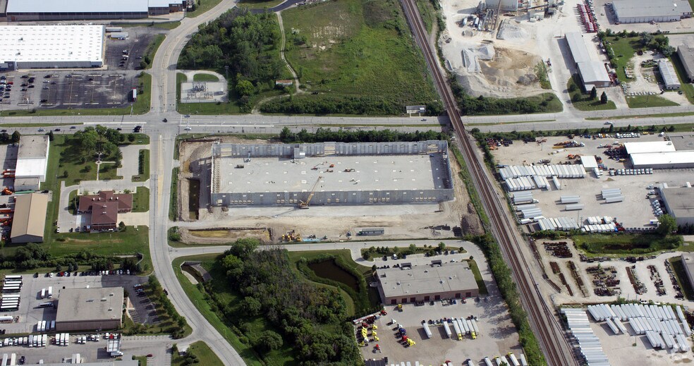 More Photos Of 610 W Rawson Ave, Oak Creek Manufacturing For Lease