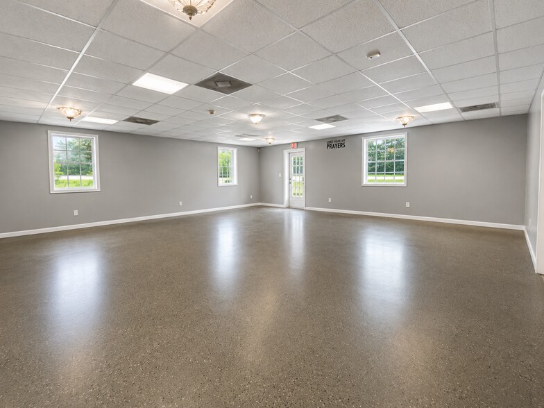 More Photos Of 272 Highway 41 N, Barnesville Office For Sale