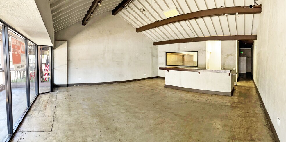 More Photos Of 11919-11923 Ventura Blvd, Studio City Restaurant For Lease