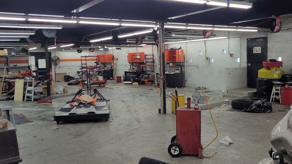 More Photos Of 1517 Pacific Coast Hwy, Harbor City Auto Dealership For Sale