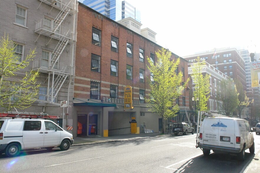 More Photos Of 932 SW Taylor St, Portland Parking Garage For Lease