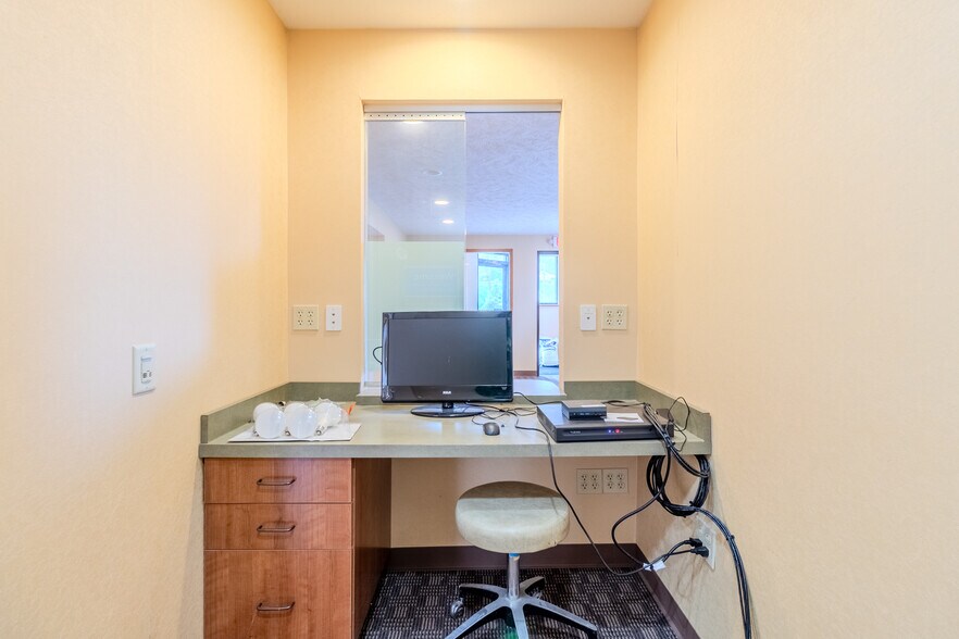 More Photos Of 1600 Wildlife Lodge Rd, Lower Burrell Medical For Lease