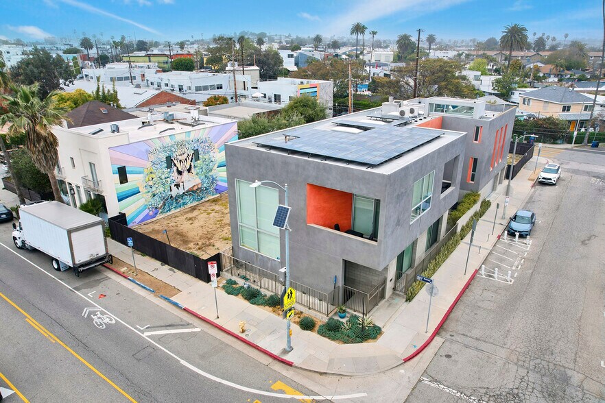 More Photos Of 1015 Abbot Kinney Blvd, Venice Office Residential For Sale