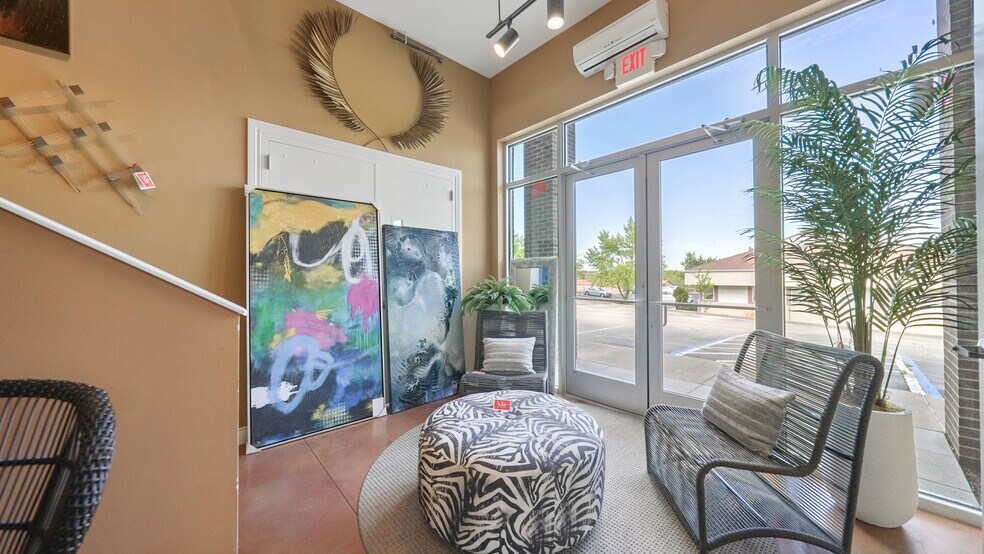 More Photos Of 2265 Bagnell Dam Blvd, Lake Ozark Office For Sale