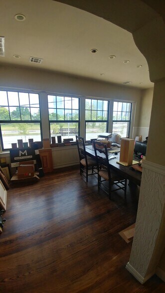 More Photos Of 512 SW 3rd St, Oklahoma City Industrial For Lease