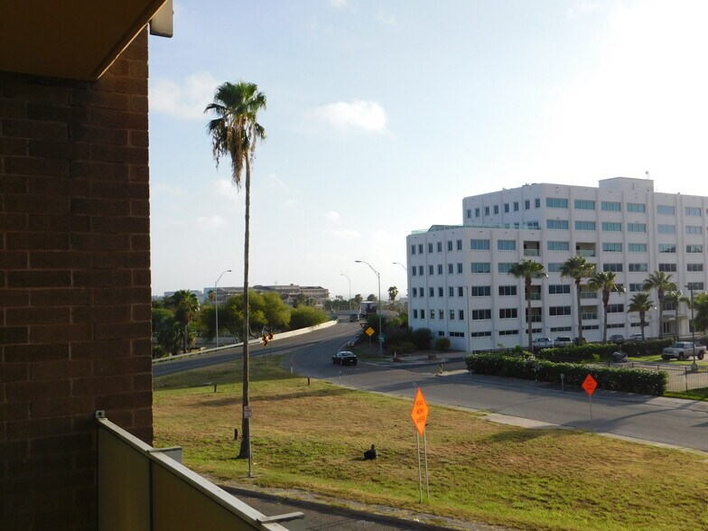 More Photos Of 710-724 Buffalo St, Corpus Christi Unknown For Lease