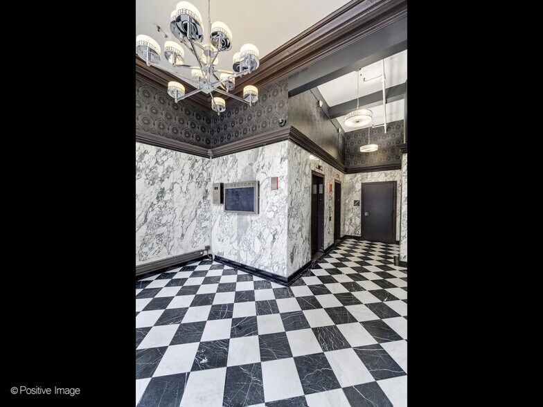 More Photos Of 404-412 S Wells St, Chicago Unknown For Lease