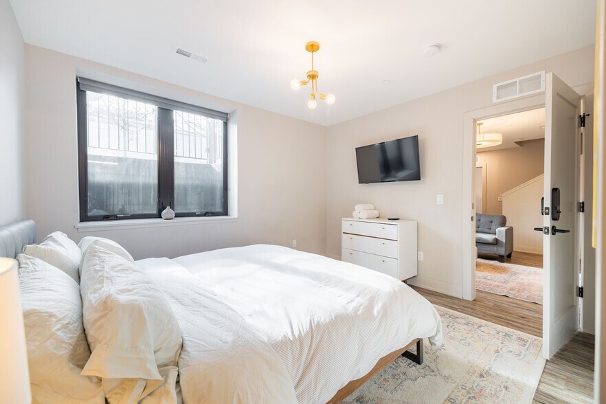 More Photos Of 830 Henry St, Ann Arbor Apartments For Sale