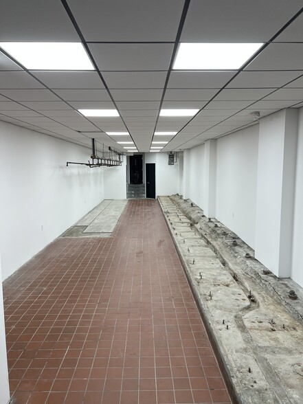 More Photos Of 948 Mclean Ave, Yonkers Storefront For Lease