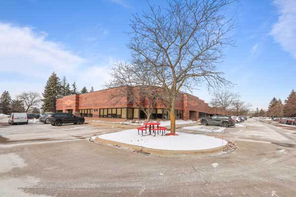 More Photos Of 7600-7682 Executive Dr, Eden Prairie Research And Development For Lease