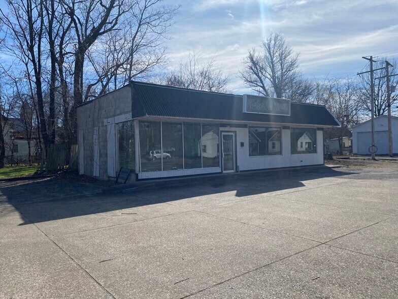 More Photos Of 401 S Kentucky Ave, Evansville Freestanding For Sale