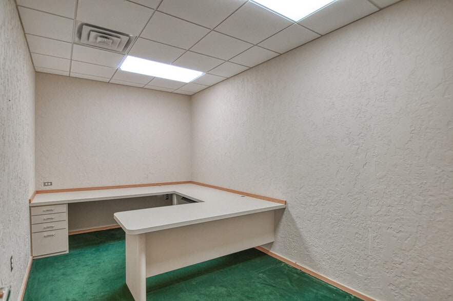 More Photos Of 3280 Marshall Ave, Norman Office For Sale