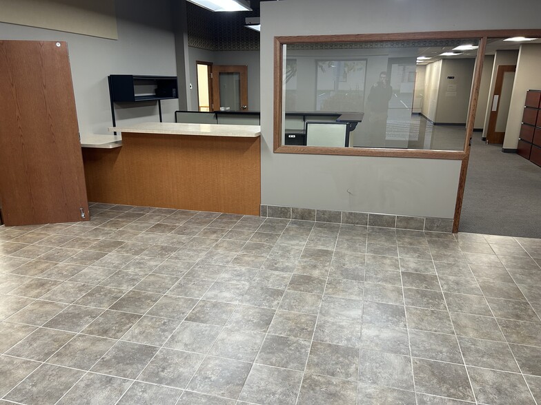 More Photos Of 2909 S Anthony Ln, Saint Anthony Office For Sale