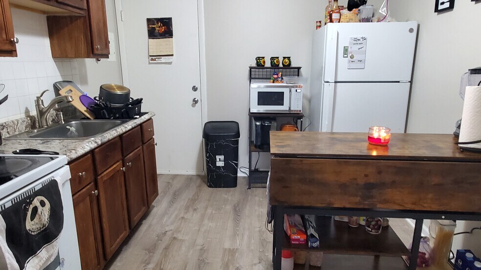 More Photos Of 1346 W Irving Park Rd, Bensenville Storefront Retail Residential For Sale