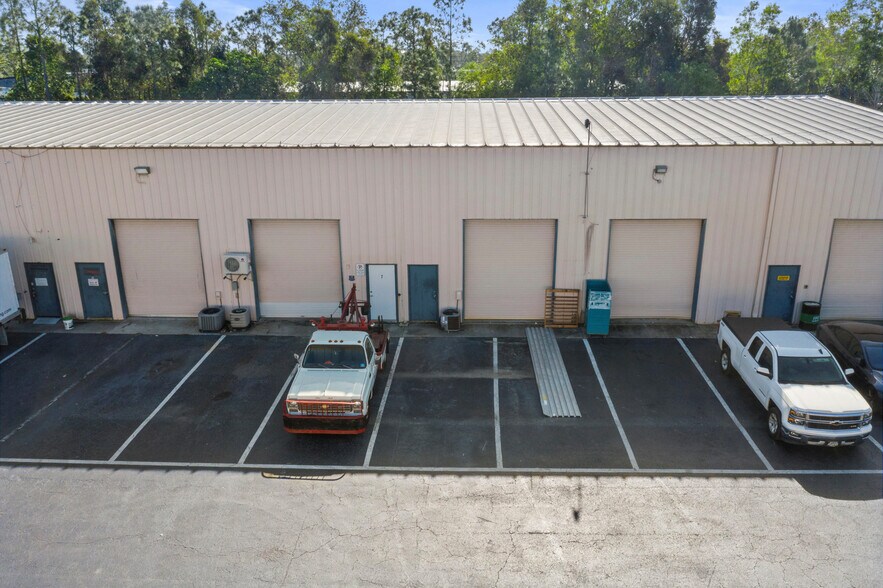 More Photos Of 12165 Metro Pky, Fort Myers Light Manufacturing For Lease