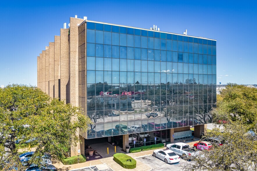 More Photos Of 1925 E Belt Line Rd, Carrollton Office For Lease