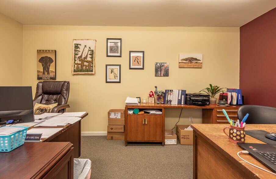 More Photos Of 4101 E 3rd St, Bloomington Office For Lease