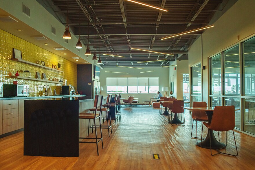 More Photos Of 18911 Hardy Oak Blvd, San Antonio Medical For Lease