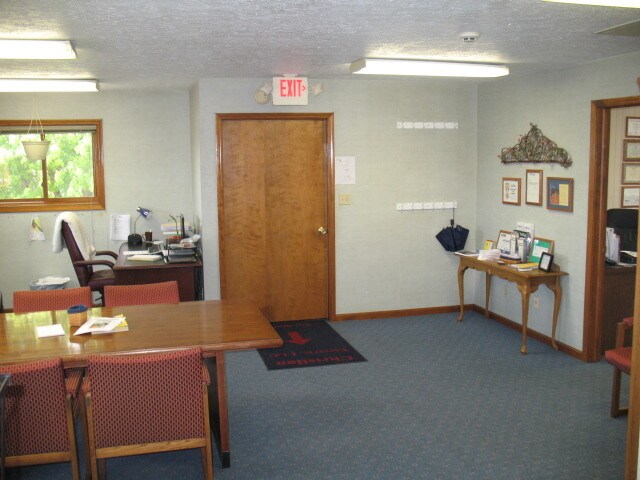 More Photos Of 318 E Broadway St, Shelbyville Light Manufacturing For Sale