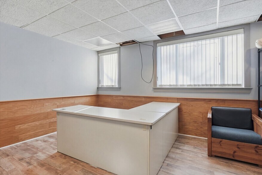 More Photos Of 7 Stewart St, Haverhill Manufacturing For Lease