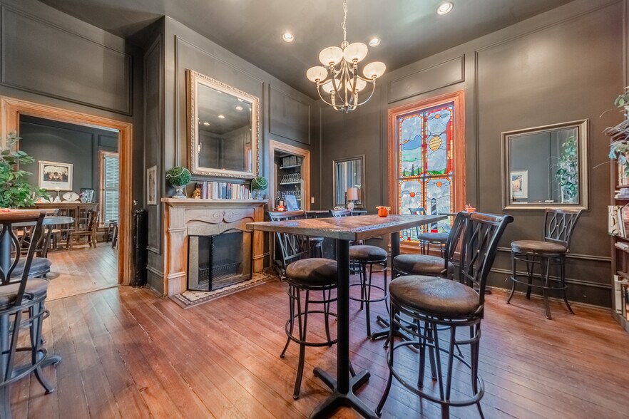 More Photos Of 224 W 10th St, Charlotte Restaurant For Sale