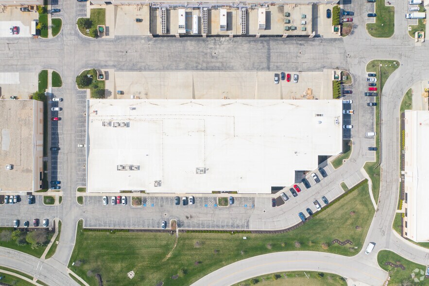 More Photos Of 10902-10918 Strang Line Rd, Lenexa Light Manufacturing For Lease