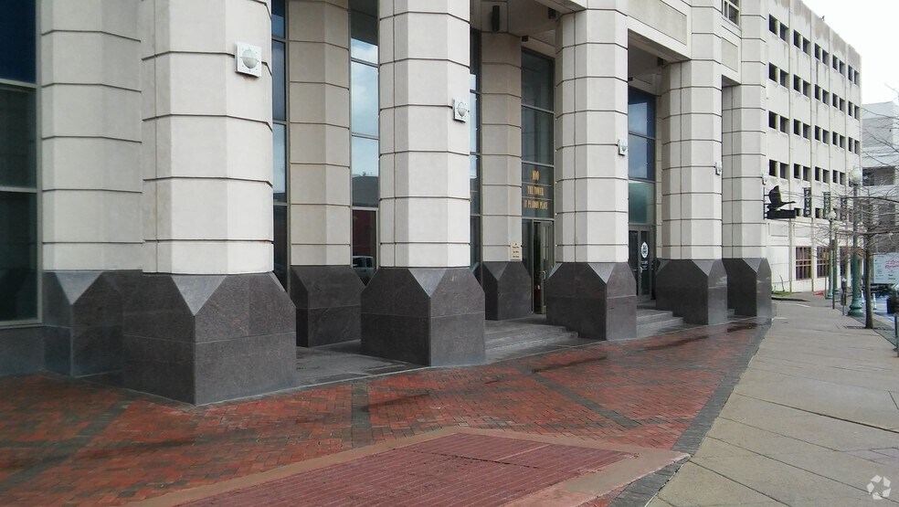 More Photos Of 100 Peabody Pl, Memphis Office For Lease