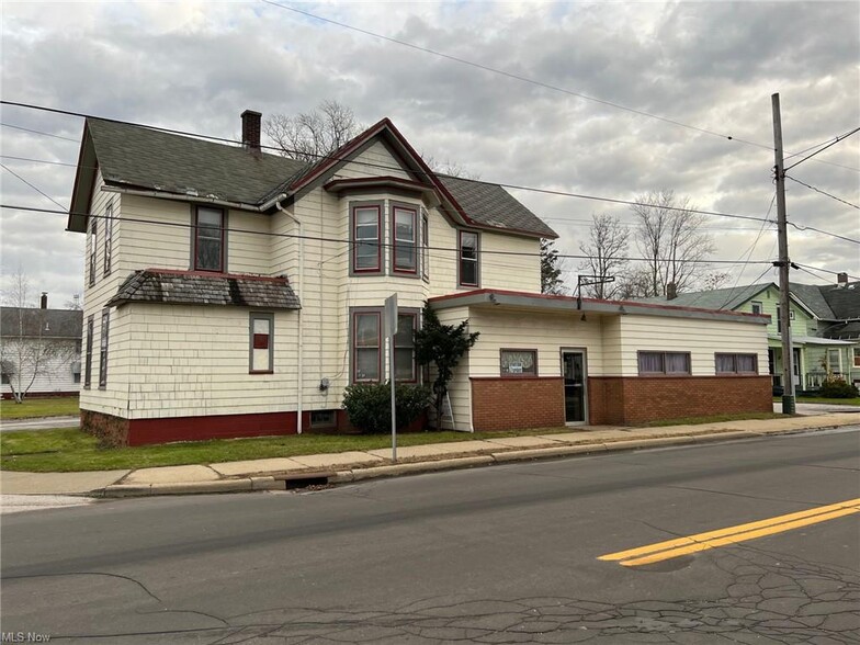 Primary Photo Of 244 Mill St, Conneaut Storefront Retail Residential For Sale