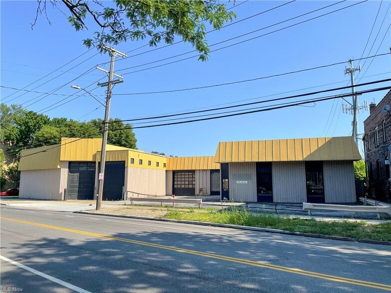 Primary Photo Of 8110 Lake Ave, Cleveland Manufacturing For Sale