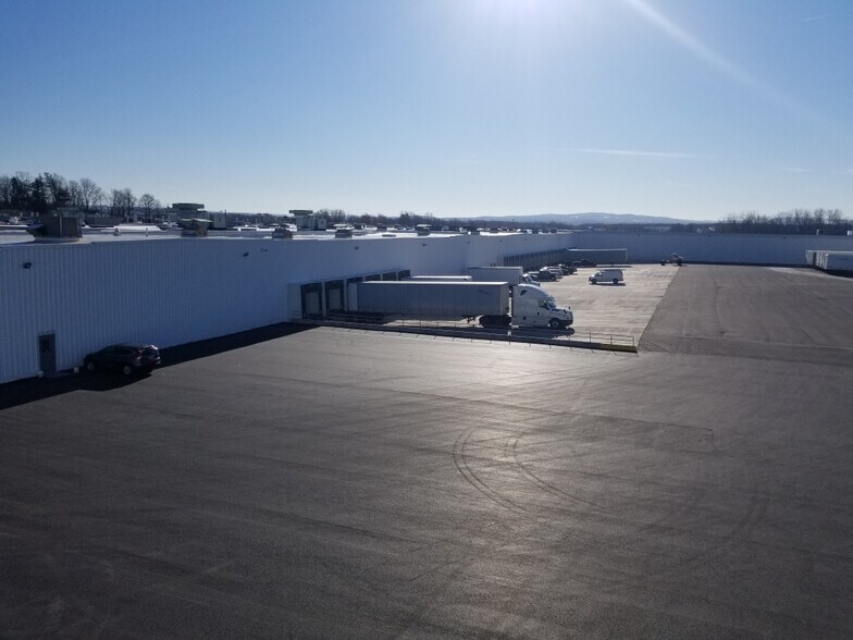 More Photos Of 6600 New Venture Gear Dr, East Syracuse Manufacturing For Lease