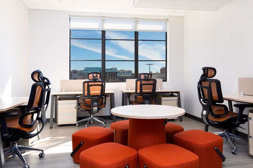 More Photos Of 136 4th St N, Saint Petersburg Office For Lease