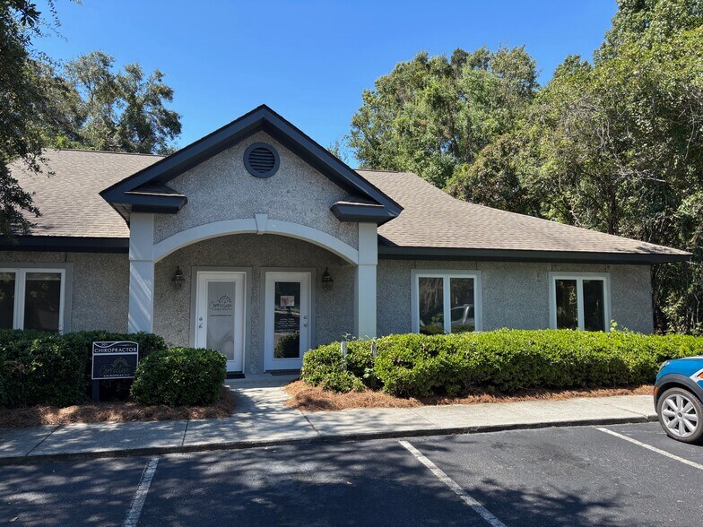 Primary Photo Of 1264 Ribaut Rd, Beaufort Medical For Lease