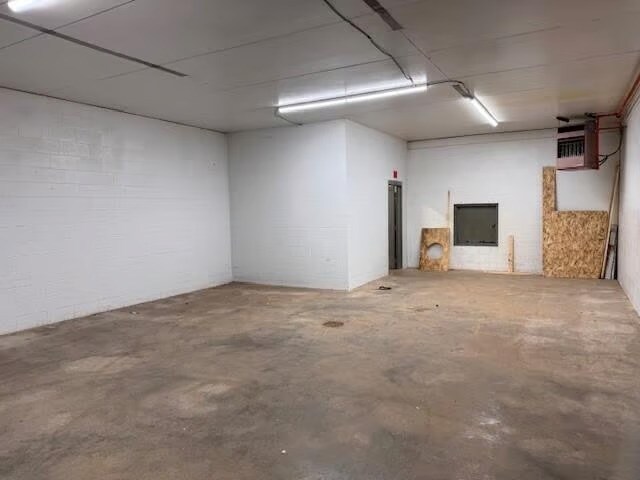 More Photos Of 116 S 10th St, Marshall Light Distribution For Sale