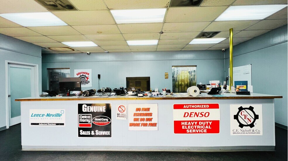 More Photos Of 3975 Moreland Ave, Conley Industrial For Lease