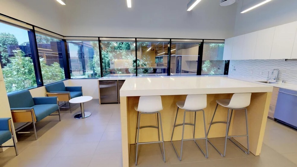 More Photos Of 2220 N University Dr, Newport Beach Office For Lease
