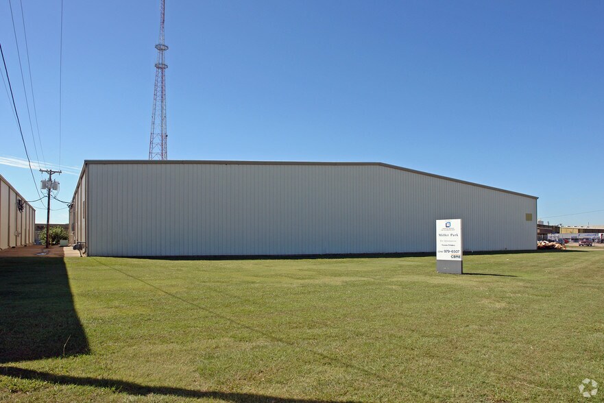 More Photos Of 3686-3690 S Miller Park Dr, Garland Distribution For Sale