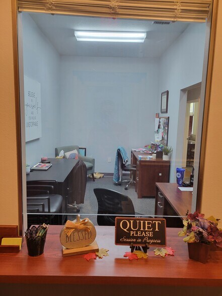 More Photos Of 9030 58th Dr E, Bradenton Medical For Lease