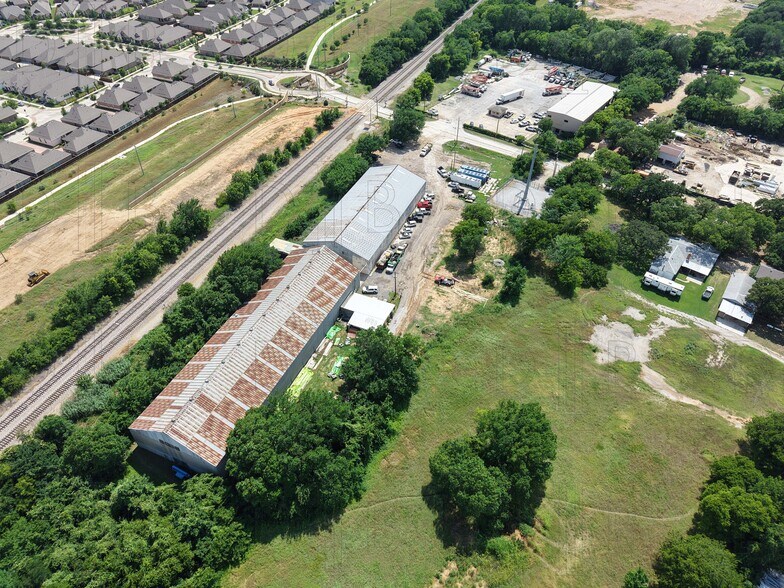More Photos Of 3516 Tarrant Main St, Euless Warehouse For Sale