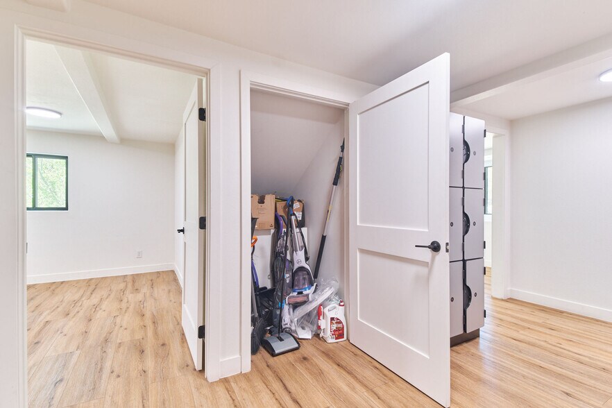 More Photos Of 586 Bonanza Trail, Big Bear Lake Office Residential For Sale