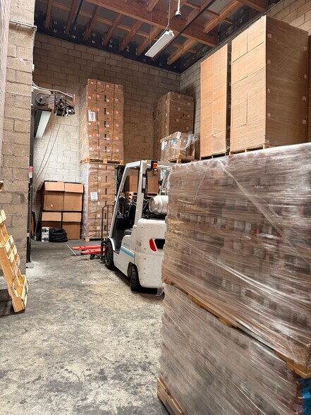 More Photos Of 241 N California Ave, La Puente Warehouse For Lease
