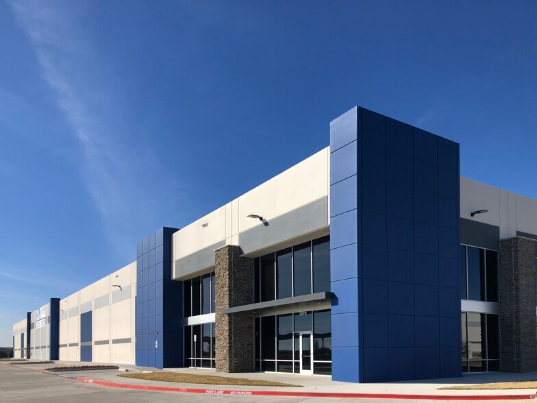 More Photos Of 2300 Arbrook Blvd, Arlington Unknown For Lease