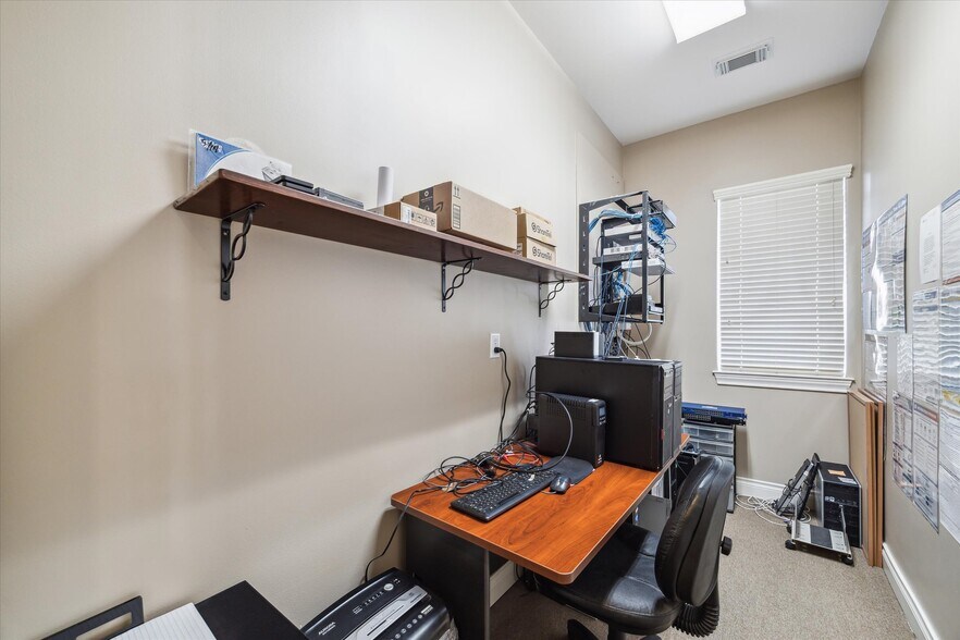 More Photos Of 435 Mason Park Blvd, Katy Loft Creative Space For Sale