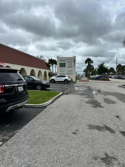More Photos Of 2811 Tamiami Trl, Port Charlotte Storefront Retail Office For Lease