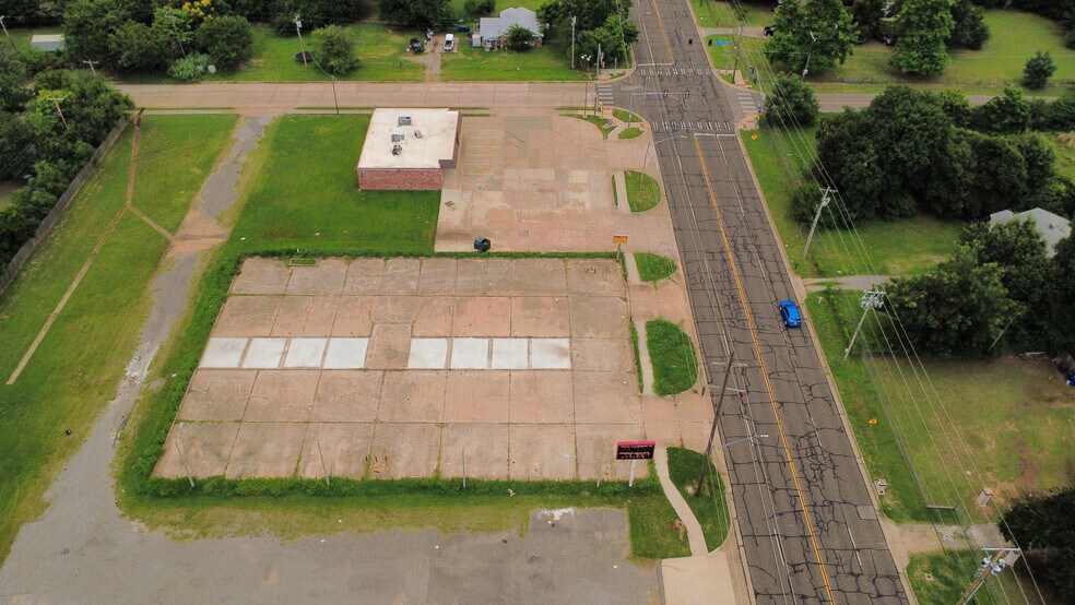 More Photos Of 9531 10th St, Midwest City Land For Lease