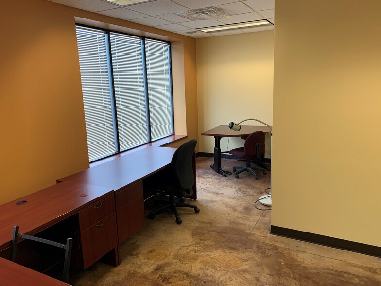 More Photos Of 1134 W North Ave, Milwaukee Medical For Sale
