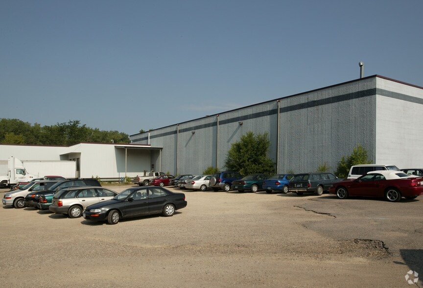 More Photos Of 240 Maryland Ave E, Saint Paul Light Manufacturing For Lease